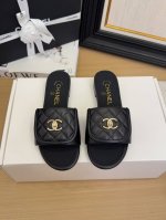 现货发售 *25 专柜 正品级 版本！！ 官方目录： 码数：35、36、37、38、39 34 40 41 需要定做跟客服 沟通 跟高:5Cm 2.5Cm 均配