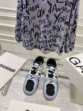 出厂 新品来袭 GANNI 杨幂同款 拼色复古德训鞋休闲运动鞋 原版购入开发 做货 丹麦知名品牌ganni 复古拼色德训运动鞋 整体鞋面为颗粒感十足的帆布材质， - 点击图像关闭