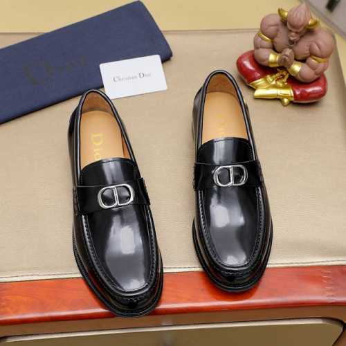 工厂价 Dior 迪奥 香港专柜新款皮鞋上市 官网1:1制作 意大利编织牛皮+水染皮内里 欧美大师设计 完美造型打造专柜品质，纯色橡胶耐磨大底加经典炫头！超级百