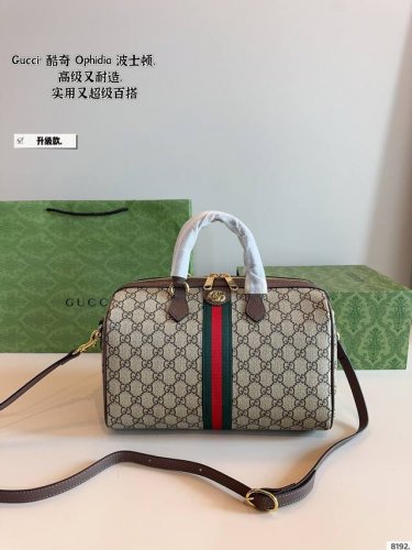 配礼盒. 酷奇Gucci 波士顿枕头包 很酷很百搭 时尚潮流 任何搭配都能够轻松驾驭尺寸：30*15*19 Cm