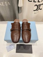 高版本出厂 半托 Prada*普拉达2025Ss春夏专柜新品。布洛克复古流苏平底单鞋乐福鞋～ 帅气百搭，时尚感满满！上脚超级舒适，非常好驾驭一款鞋子。Hk原版购