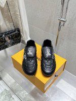 代购级440 25Ss 春夏季新款 情侣同款球鞋 穿上就是时髦精 这款 Footprint Soccer 运动鞋于2025春夏系列时装展中亮相，是Pharrel
