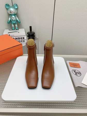 出厂 高版本 Hermes ss24 new arrival 秋冬新品kelly扣短靴 永不过时的万年经典 款鞋型秀气精致， 搭配经典kelly扣装饰，高级感瞬 - 点击图像关闭