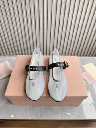 出厂 顶级版本 顶级品质Miumiu 缪缪25夏季新品玛丽珍芭蕾舞跳舞鞋平底简易单鞋奶奶鞋！ 满满的少女心，款式设计可爱优雅不乏美艳色彩，简简单单又藏着小心机， - 点击图像关闭