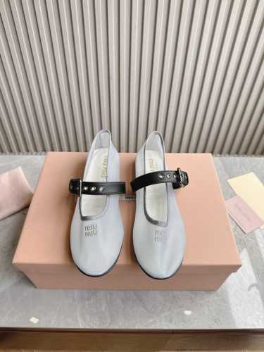 出厂 顶级版本 顶级品质Miumiu 缪缪25夏季新品玛丽珍芭蕾舞跳舞鞋平底简易单鞋奶奶鞋！ 满满的少女心，款式设计可爱优雅不乏美艳色彩，简简单单又藏着小心机，