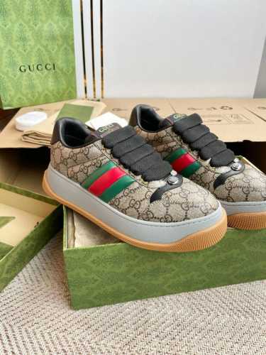 橙子出厂价 Gucci 古驰 胖嘟嘟厚底脏脏鞋 运动鞋 胖丁小脏鞋 休闲鞋板鞋 情侣款 鞋面擦色牛皮拼接经典双G布面料，毛巾布里细腻吸汗透气，垫脚乳胶注塑一体，