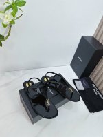 出厂 Saint Laurent圣罗兰25Ss 超火的凉鞋 单鞋专柜同步上新 各大明星网红纷纷上脚 款式时髦百搭 简约又高级 把优雅做到极致 上脚女神范爆棚 1