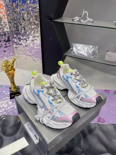 工厂p价p： 情侣款Balenciaga 巴黎世家九代23Ss最新爆款3Xl Sneaker系列 情侣款 休闲 老爹鞋 运动鞋 整体鞋型汲取了Balenciag