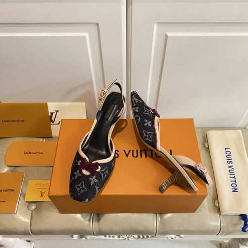 出厂价P P380，路易威*Lv新款，经典老花 牛仔布面，羊皮里，真皮大底，35-40码 34，41，42码定做不退换