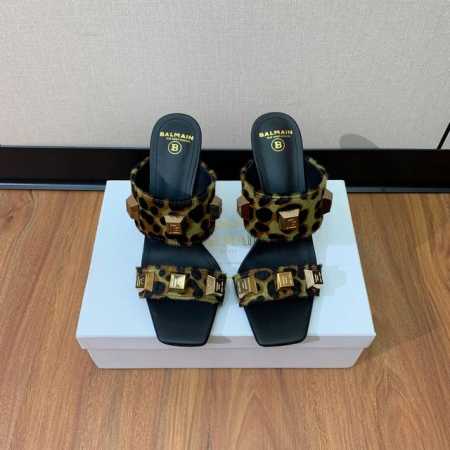 Bal*Ain 高跟拖鞋。愈发別致出众，无敌气场、无敌好看。 材质：进口豹纹马毛皮原版开模金属扣。牛皮垫脚。意大利真皮大底，跟高9.5Cm 码数 36-42 4 - 点击图像关闭