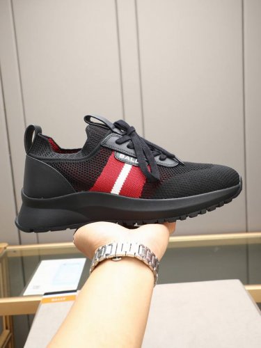 出厂p Ball*巴利新品Davyn运动男鞋柔软透气的弹力飞织鞋面 如同袜子般合脚 这款出自Bally跑步风格Outline系列 有超轻橡胶鞋底和 Vibram