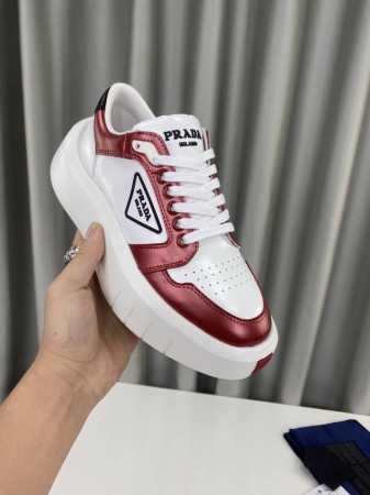 冲量价: 男+10 PRADA 普拉达最新款时尚 休闲 户外 运动厚底鞋 P家此款 鞋底鞋身参考跑车设计 整体造型充满科技感 这不紧是一双休闲鞋 更是文化与艺术 - 点击图像关闭