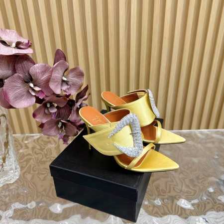 独家重磅推出首发Giuseppe Zanotti 24ss新品高跟鞋大钻扣 果然很懂女人心 GZ斩男又斩女的高跟鞋 爱了 不愧是最懂女人的品牌 上新即售空 尤其 - 点击图像关闭