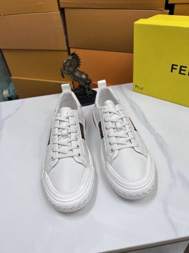 Fendi 芬迪 早春 -高端品质 原单 -鞋面 高科技飞织纳米面料 -内里 羊皮内里 -垫脚 超级透气运动网眼 -大底 原版超轻大底 -超高品控 做工精细 凸