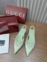 25S重磅推出G家奢华版真丝手工缝制奥钻高配同色系羊皮内里、真皮大底及鞋面色真丝包跟，使得整个鞋浑然天成简直不要太完美鞋面：真丝内里：小羊皮跟高：约5Cm大底：