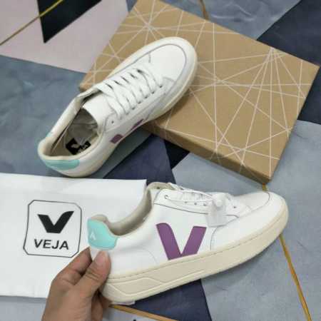 女码 男码 VEJA法国时尚品牌，专注于鞋款和配件，以绿色地球和低碳运动为宗旨，品牌的所有单品均以环保物料制作。这款运动鞋鞋面采用丝绸牛皮制成，质感极佳，鞋侧的 - 点击图像关闭