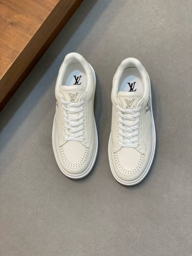 Louis Vuitton 路易威登 -高端品质 原单 -鞋面：高丝光小牛皮、高周波品牌Logo -内里：意大利进口透气网布， -大底：舒适Tpu成型大底 -超