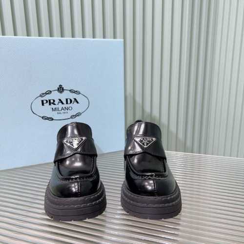 全新大底 普拉达Prada 2024新三角扣厚底乐福鞋 超级耐看 耐穿 瘦腿神器 简约大气 矮子乐 经典三角扣加齿牙厚底 经典时尚不过时，5cm 材质：牛皮面／