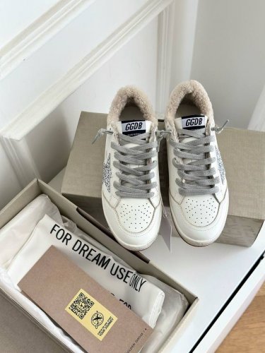 顶级版本 GGDB~~Golden Goose Deluxe Bran D全网最好版本不服来比 # GGDB SNERKERS系列~~火红程度上怼毛里小白鞋，下