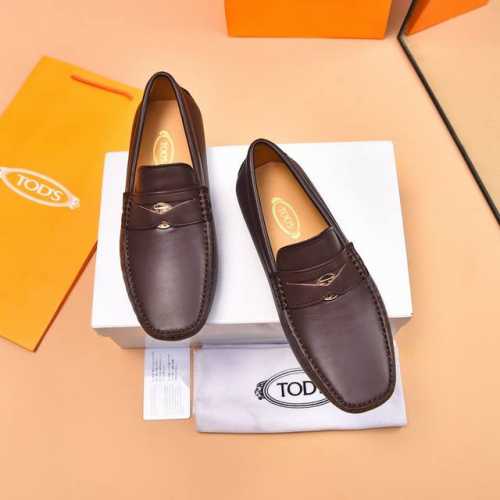 羊里 TOD'S 托德斯 ，高端豆豆鞋托德斯在众多品牌中始终是品牌中的效效者，托德斯亮丽一夏 鞋面进口头层意大利高端定制牛皮意大利羊皮内里 越南进口橡胶大底，托