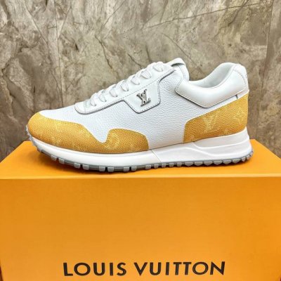 loui* Vuitton 路易 * * 男士厚底经典休闲运动鞋。采用进口牛皮拼接品牌帆布制作。几何橡胶外底点明当季新意。细节精致度拉满。轻质发泡大底脚感舒适