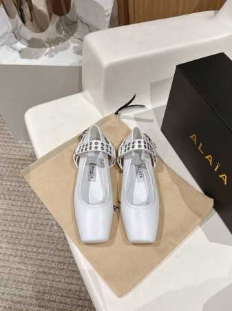 出厂 Alaia 新款 早春方头芭蕾舞平底单鞋 原版购入法国一线奢侈品牌Alaia 阿莱亚25Ss法式仙女芭蕾舞平底跳舞鞋，Alaia品牌源自其创始人，Azze - 点击图像关闭