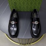 出厂价pp 品牌 古奇Gucci 标准码 男码38-44 45可以定做 等级 官网同款 原单品质 材料 原版牛皮面 舒适牛皮内里 原版大底 款式类别 男士时尚休