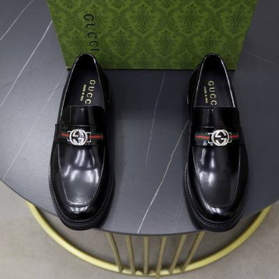 出厂价pp 品牌 古奇Gucci 标准码 男码38-44 45可以定做 等级 官网同款 原单品质 材料 原版牛皮面 舒适牛皮内里 原版大底 款式类别 男士时尚休