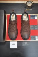UGG 全羊毛内里 顶级高端品质皮毛一体保暖雪地靴来自澳洲温暖奢侈品牌男鞋，UGG-5877官网同步、采用进口牛皮制作，精心缝制而成..进口橡胶发泡大底 舒适、