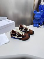 出厂： 铝合金鞋扣+10 棕色下单带图片 两个棕色 Loewe罗意威二代Ballet Runner升级2.0给足界一些震撼，2025早春Ballet Runne