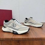 valentino 顶级 尺码：39-44皮鞋尺码 可定制38.45不能退换 Valention 华伦天奴 Freedots系列春夏新款男士运动鞋 轻质透气休闲