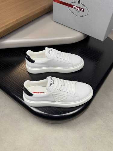Prada 普拉达 -高端品质 原单休闲运动鞋 -鞋面 纳帕小牛皮、鞋身注塑品牌Logo图腾 -内里 水染牛皮 -大底 超轻Tpu发泡.橡胶；双色成型大底 -超
