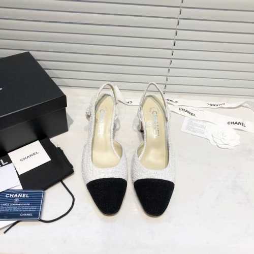Chane+L 经典slingback 小香后空凉鞋 就像coco香奈儿女士说的：流行稍纵即逝，但风格永存！四这双后空鞋就是香家经典中的经典！双色搭配，简约精致
