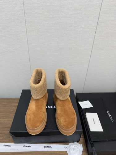 chanel 毛毛鞋 毛靴 秋冬季必备单品！！ 香奈儿秋冬皮毛一体 保暖抗冷必备 小红书力推款，怎么搭配都好看，时髦精必备，香奈儿女士钟爱简约又难以抗拒系搭配展