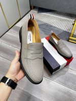 出厂价 Thom Browne 汤姆.布朗牛皮 +水染牛皮内里 绅士风度潮男皮鞋，原版大底。官网1:1原版开模可随意出入专柜，这个季节穿出不一样的你，潮男必备款