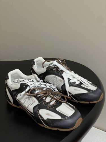 miumiu X New Balance 530 Nb联名走秀款 2025最新配色 Sl牛皮革运动鞋复古球鞋系带休闲鞋 超级无敌大热门 无论你如何穿搭请都不要放