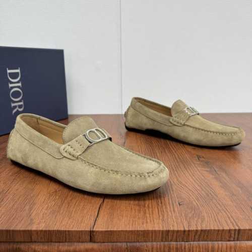 Dior 迪奥 Dior Odeon便鞋 粒面牛皮 绒面牛皮 荔枝纹牛皮多重风格可选！延续经典豆豆鞋设计风格，皮革与扣带的经典搭配，紧致皮革制作，彰显优雅气质！