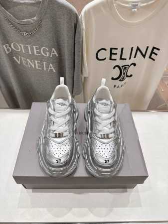 高版本出厂 Balenciag*巴黎世家25Ss早春最新爆款明星走秀同款，Sneaker运动老爹鞋系列 原版购入开发，一比一做货，新款浓浓的机能风，鞋底刻度非常 - 点击图像关闭