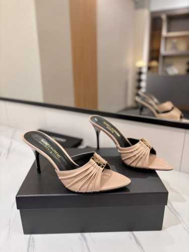 出厂价pp Ysl Saint Laurent* 夏季新品 金属头优雅大气高跟凉鞋 2025全新春夏系列后带方扣高跟凉鞋 尖头高跟拖鞋淡淡的夏日里怎么少得了一双