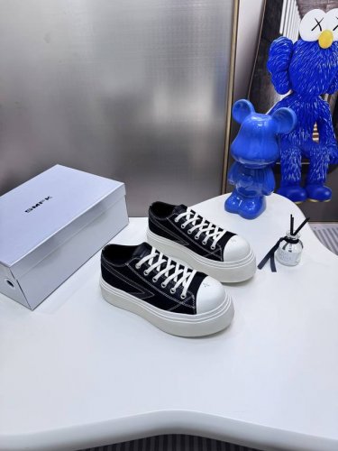 橙子出厂价p smfk 春夏新款 流星大头脏脏鞋3.0 做旧厚底休闲鞋 十字花帆布鞋 百搭的极简风国潮 新作继承了诸多品牌制胜的流行元素 势必大热 帆布休闲鞋