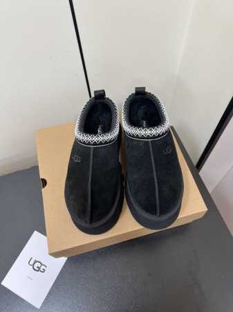 UGG2553民族风联名潮款厚底一脚蹬女懒人鞋雪地靴毛毛鞋 知名设计师品牌Feng Chen Wang、TELFAR推出的联名潮款单品。周冬雨&王嘉尔同款的方克 - 点击图像关闭