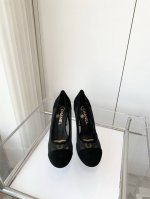 小香2025春季新品 ～小香高跟凉鞋！同原版1：1复制！非市场普通版本。面料：麂皮or织物内里：羊皮跟高：8.5cm码数：35-39 40定做不退换