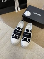 Chanel新款运动休闲鞋 百搭小白鞋 款式搭配不会出错 撞色搭配活力满满啊 侧面注塑logo 上脚很秀气 鞋面原版定制牛皮 原版大底 Size:35-40