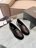 chanel 24ss 香奈儿 小香 玛丽珍 豆豆单鞋 早秋系列火爆上新，这一季香家小爆款！ 真的一眼爱了，经典拼色完美搭配！ 真的超级有个性，是这款鞋子最大的