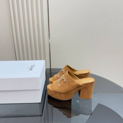厂价 Celinl 赛琳 25Wf春夏新品 粗跟凯旋门厚底拖鞋 夏天一定要入的凉拖系列 可文艺可时髦 穿搭率实在太高了 厚底在拉长腿方面真的Yyds 百搭舒适