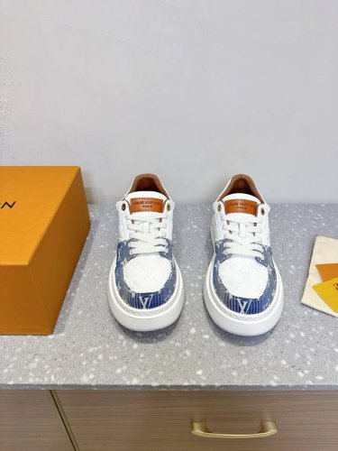 限男款 Louis Vuitton 路易威登 25Ss 春夏新款 牛仔 厚底 休闲 运动鞋 本款 Lv Space Lander 便鞋出自 早秋系列，以 Dam