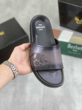 工厂p价p 实价 高品质 Berluti 布鲁提 新款拖鞋来袭 进口牛皮材质纯手工重复擦色改色制成 内里垫脚进口精选小牛皮制作 品牌Logo双色 原版大底 时髦 - 点击图像关闭