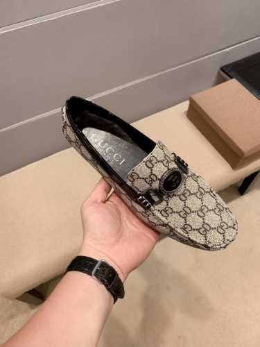 实价 ，品牌Gucci，古奇官方同步豆豆鞋～四季潮鞋 专柜品质，古奇1:1优质做工，鞋面:进口原版牛皮、全真不掉色羊里，时尚懒人商务风设计，休闲乐福款，跑步鞋青