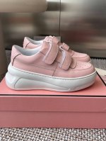 360Acne Studios 25Ss 最新厚底休闲魔术贴笑脸小白鞋 最受欢迎的单品当属小白鞋，可以搭配出N种风格，无论你想扮成帅气的牛仔还是优雅的Ol，它都