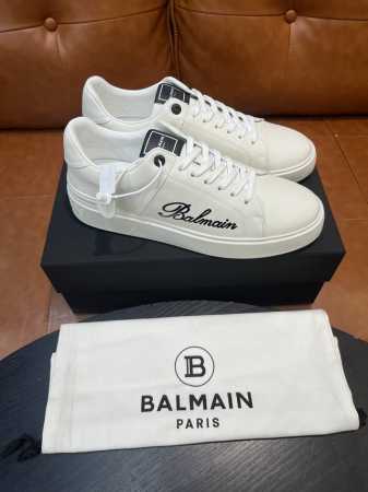 出厂价 实价 巴尔曼balmain 新款男士运动休闲鞋，时尚潮流，内里羊皮上脚非常舒适，极致柔软细腻，搭配巴尔曼专属鸡眼五金扣，流线形男鞋！高档精品别错过！ S - 点击图像关闭